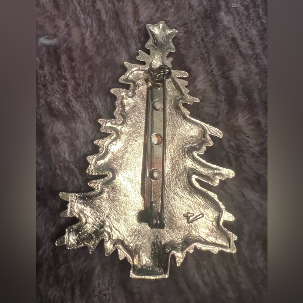 Holiday Brooch Collection - Picture 5 of 6